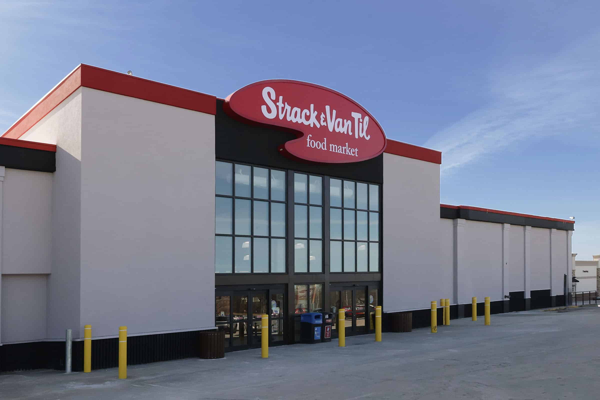 Grand re-opening in Lowell gives Strack & Van Til customers brightest, freshest…
